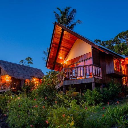 Palau Carolines Resort Koror Esterno foto