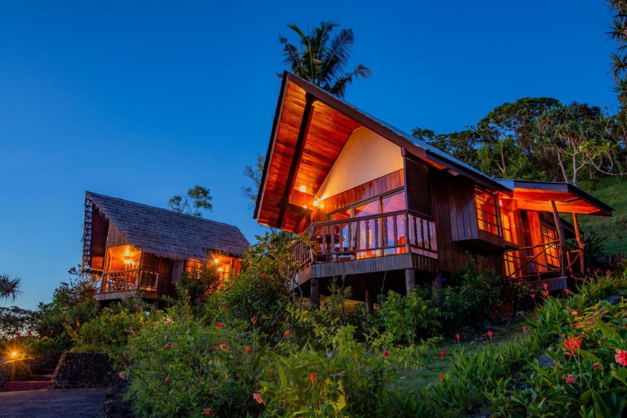 Palau Carolines Resort Koror Esterno foto
