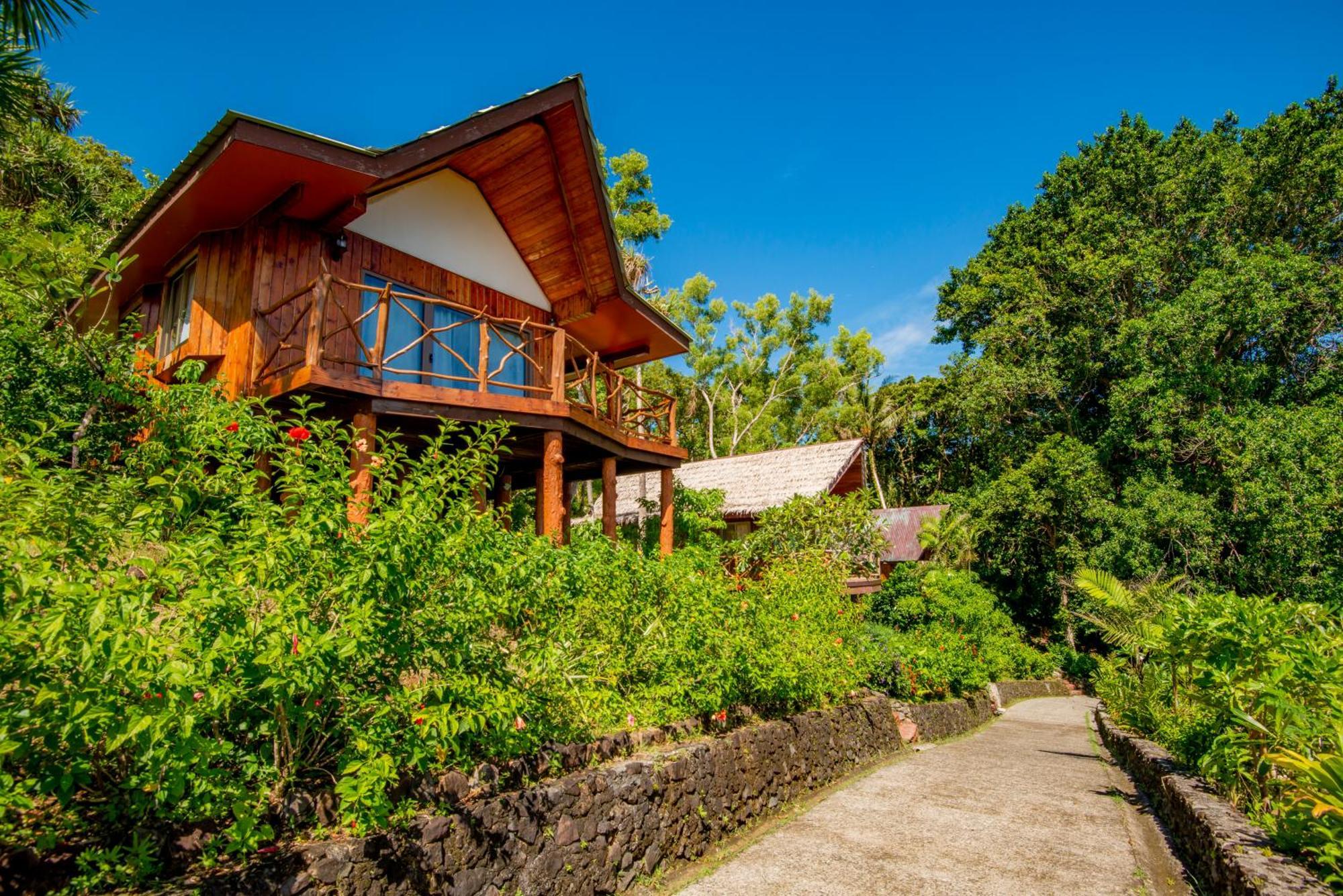 Palau Carolines Resort Koror Esterno foto