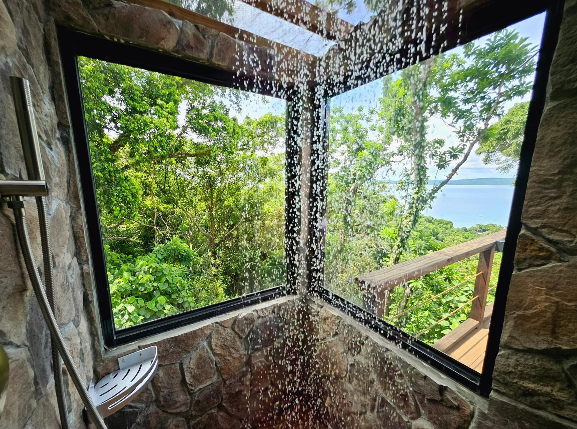 Palau Carolines Resort Koror Esterno foto