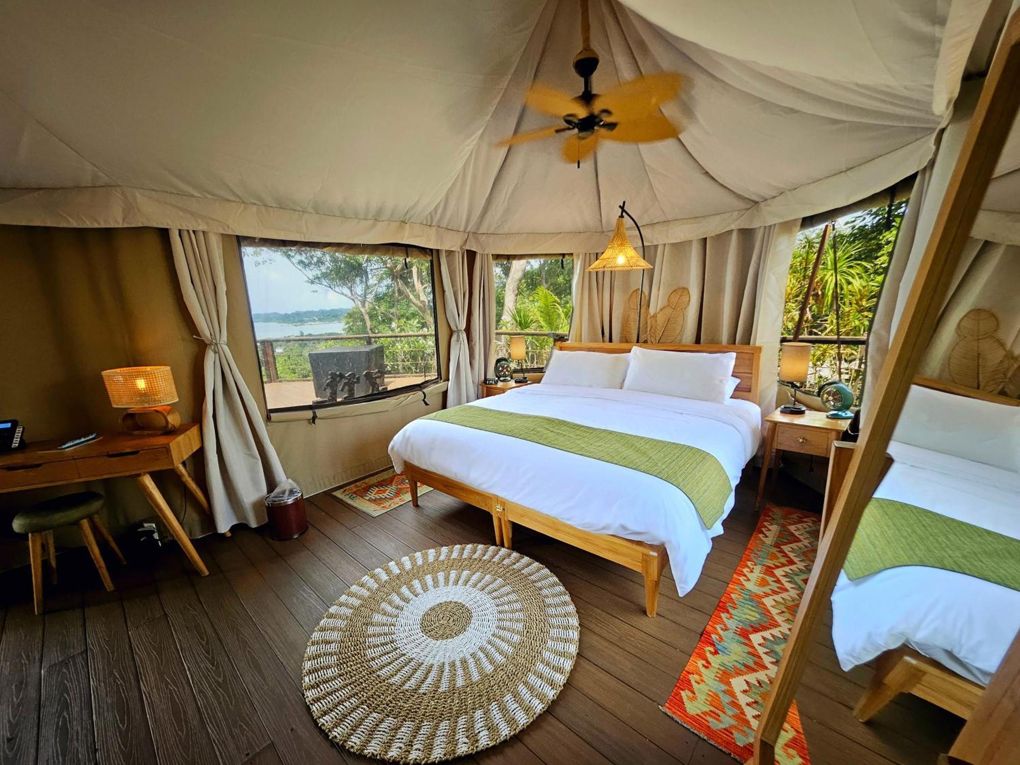 Palau Carolines Resort Koror Esterno foto