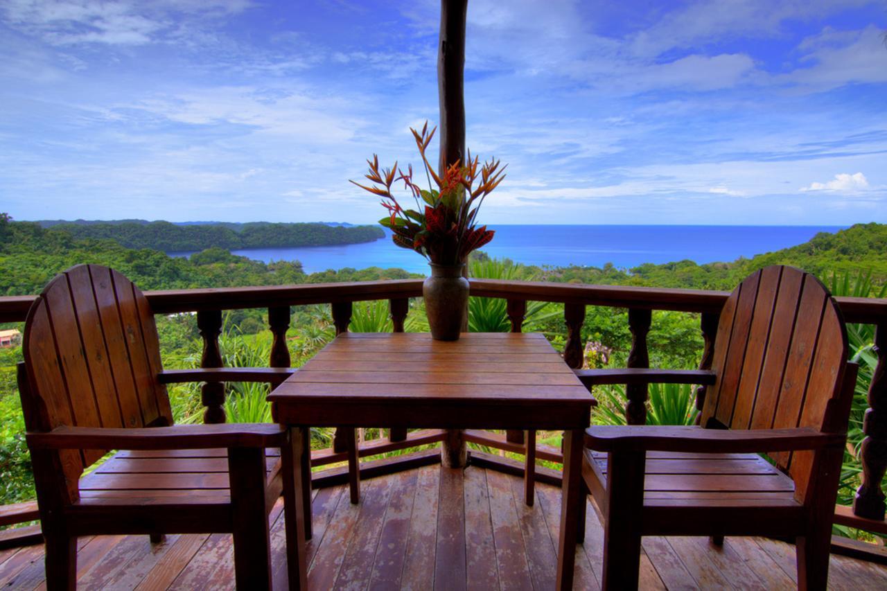 Palau Carolines Resort Koror Esterno foto